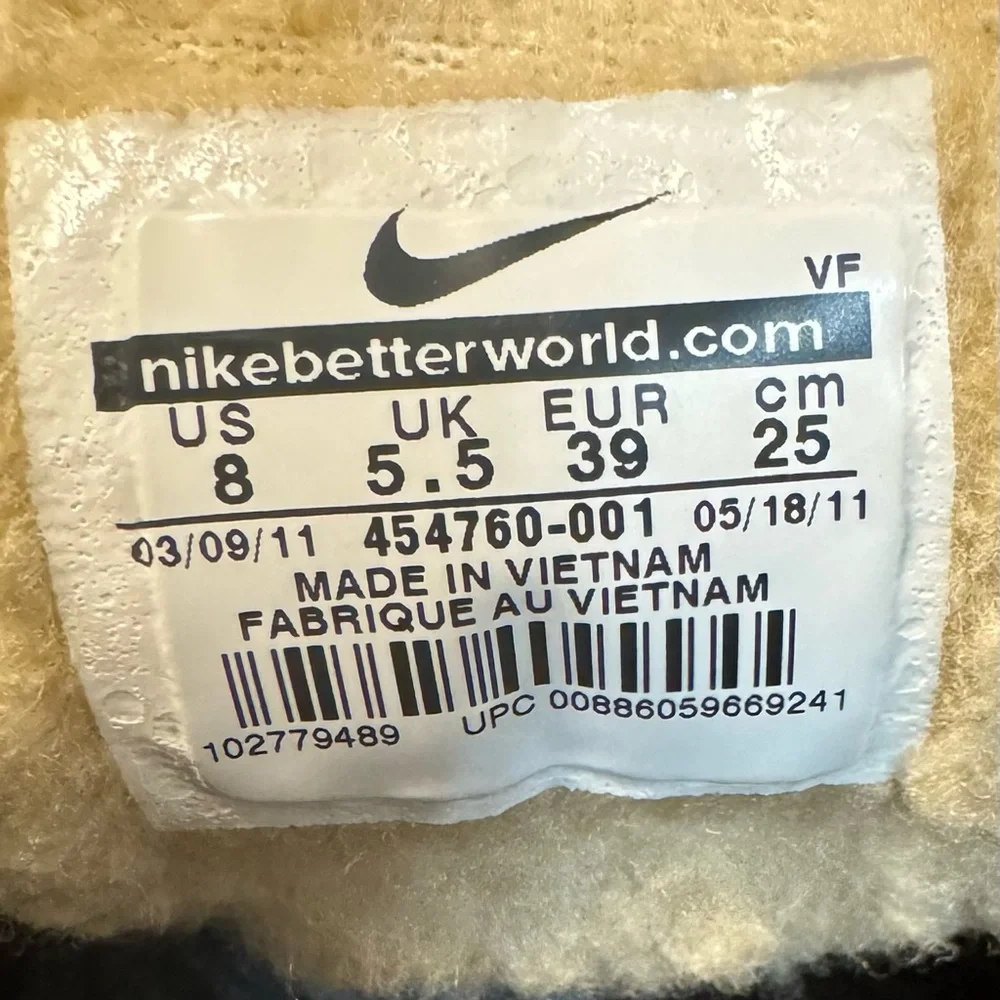 NIKE Rare Dunk‎ Low 6.0 Women's 8/Mens 6.5 454760-001, EUC